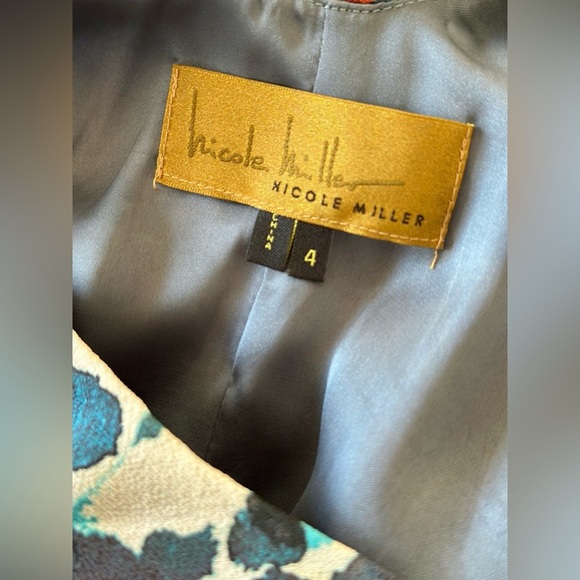 Gorgeous Nicole Miller hi-low hem dress with rope tie at waist. Size 4. - Picture 4 of 4